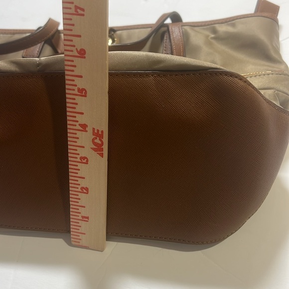 Michael Kors Kempton Tote Nylon Beige Brown Faux Leather Gold Hardware - Picture 13 of 14